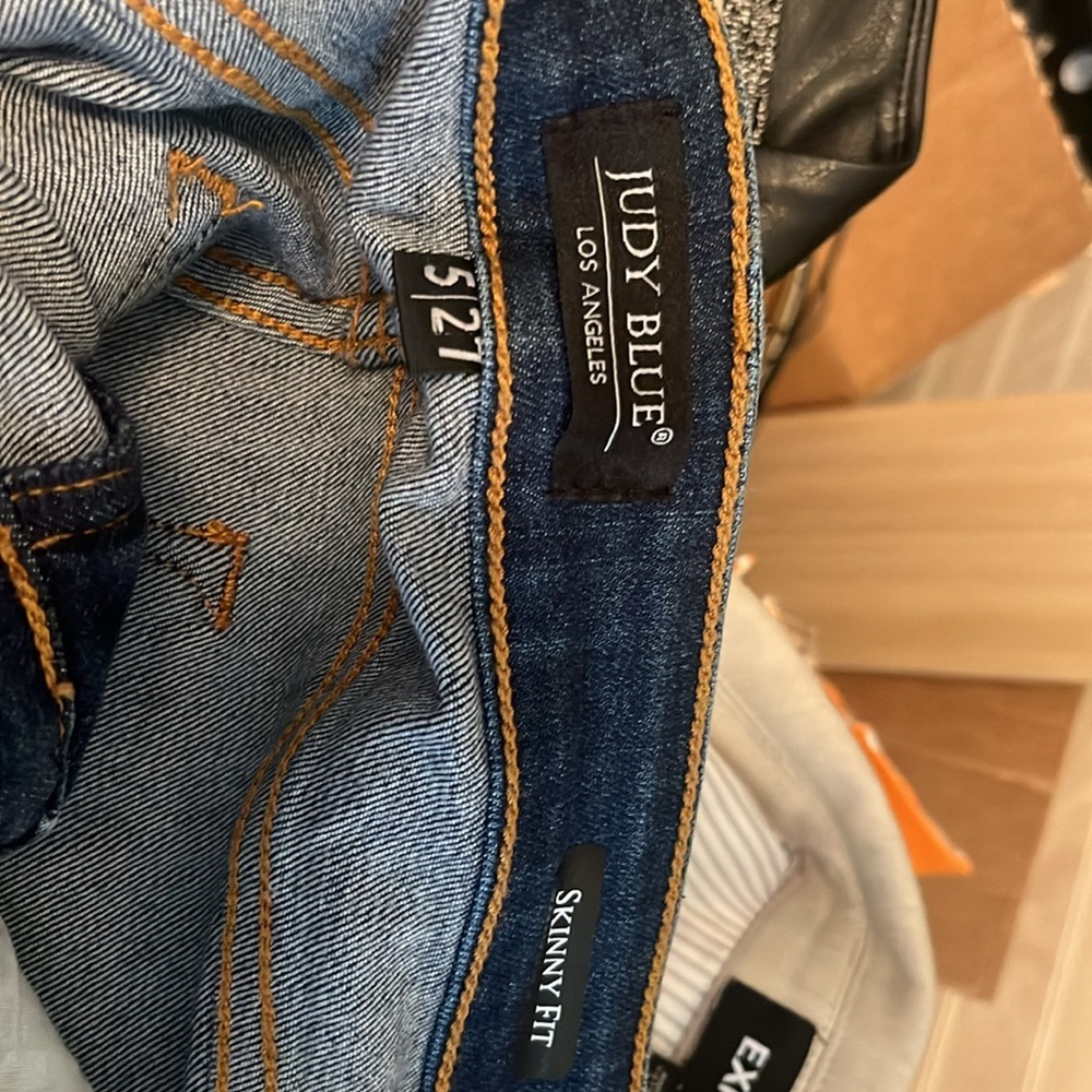 Women’s Judy Blue jeans 5/27 skinny - Picture 2 of 5